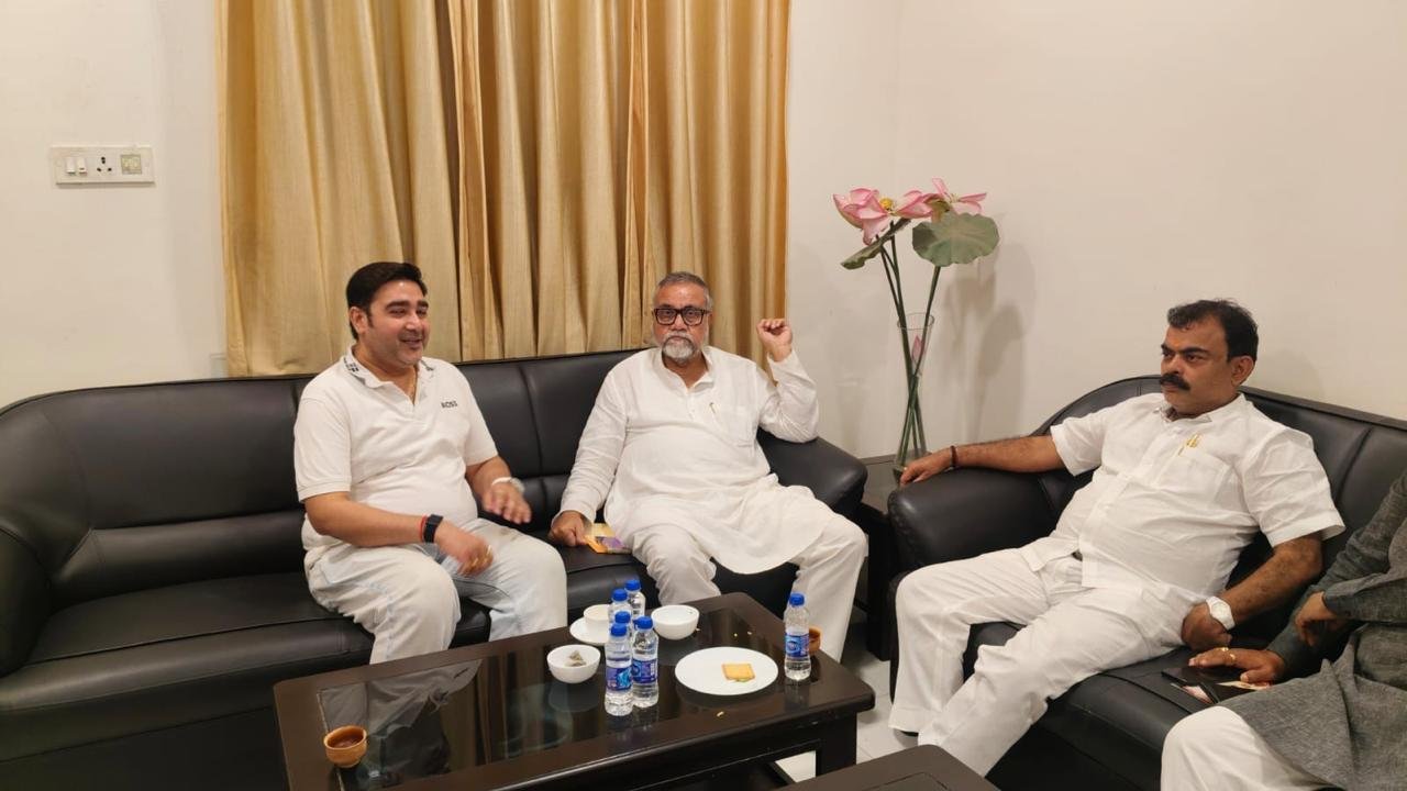 In an informal meeting with business associates.